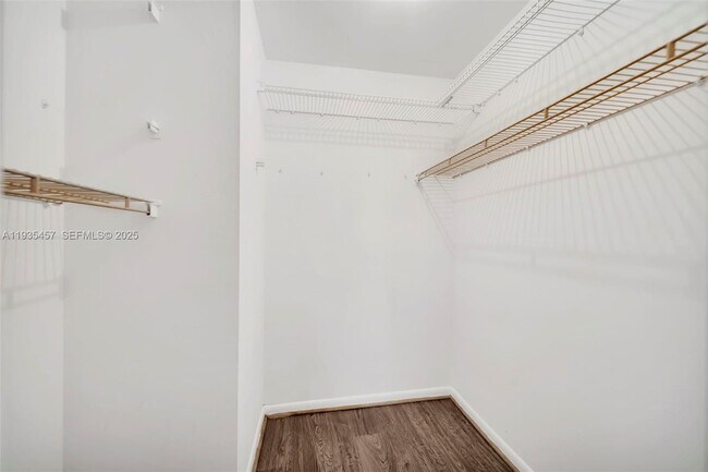 Building Photo - 2450 Deer Creek Country Club Blvd