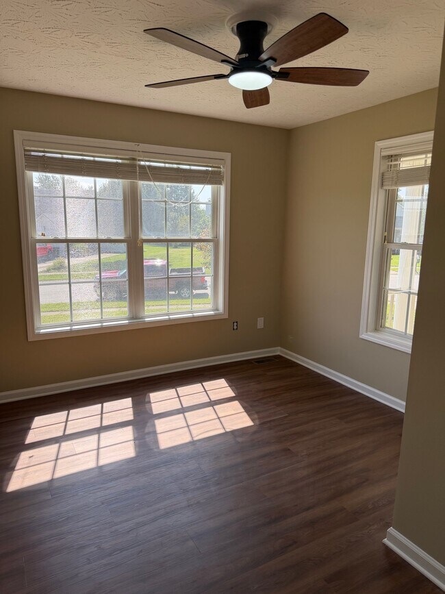 Building Photo - 128 Bay Hill Dr