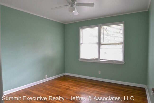 Building Photo - 3 br, 1 bath House - 2608 E. Cavett Dr.