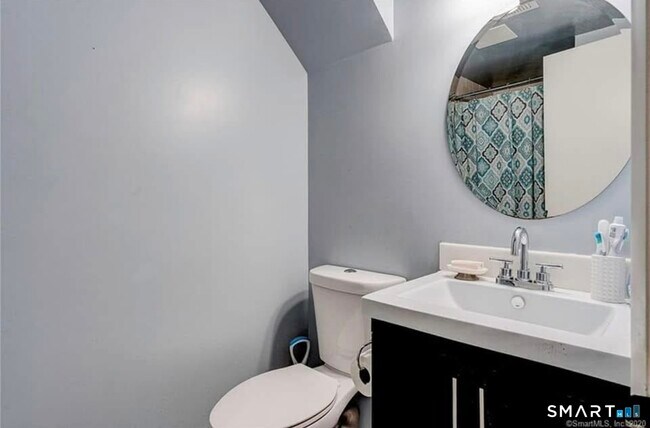 Building Photo - 127 Englewood Ave