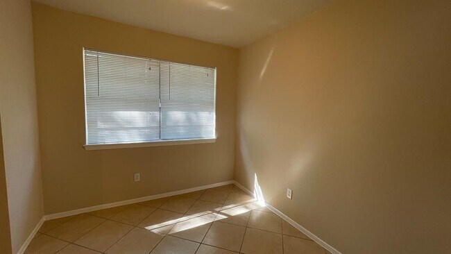 Building Photo - 7214 Foxbend Ln