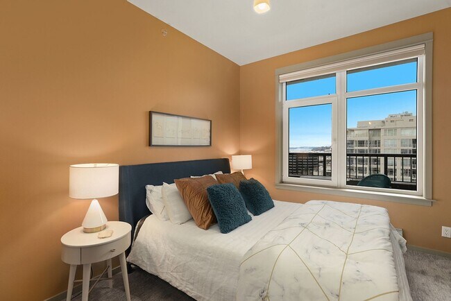 Building Photo - Amazing Views & All the Amenities at The Ellington w/Parking! $2650
