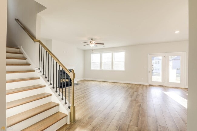 Building Photo - 360 Caledonia Ct