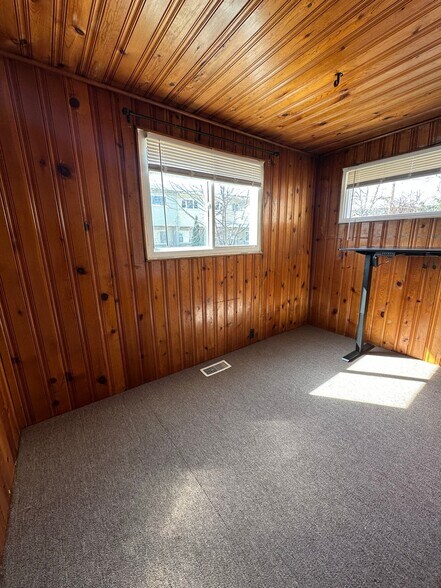 Building Photo - 8918 Lavergne Ave