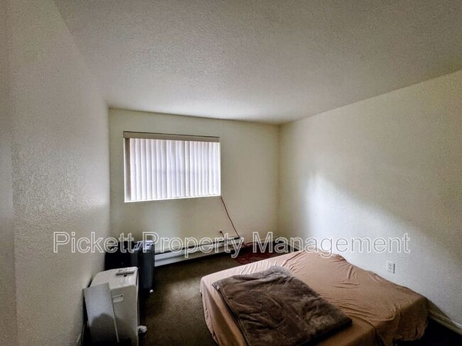 Building Photo - 1700 W Sunn Fjord Ln