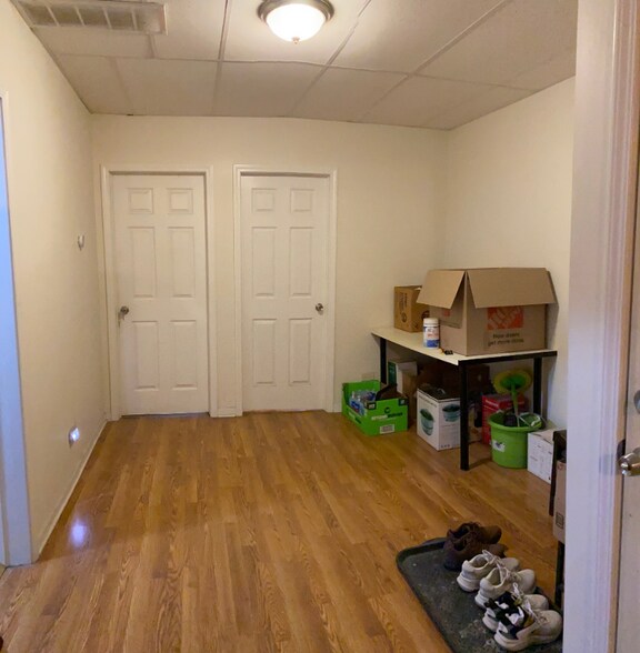 Building Photo - 254 W 31st St