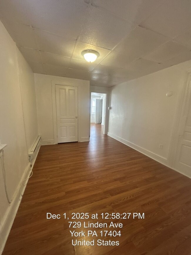 Building Photo - 727 Linden Ave