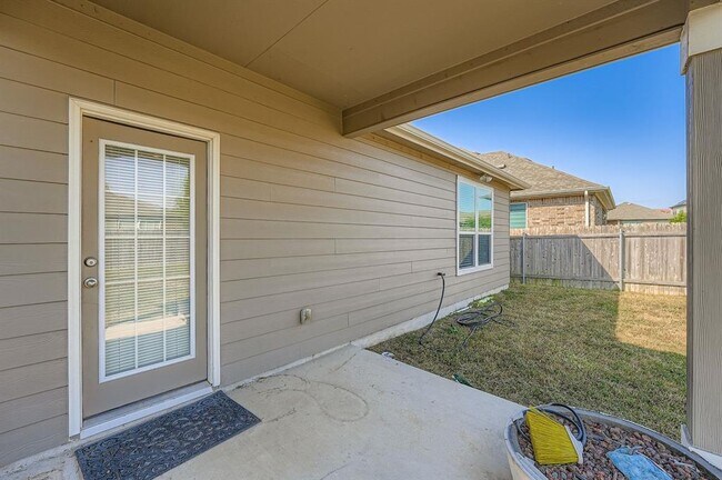 Building Photo - 7904 Nightwing Rd