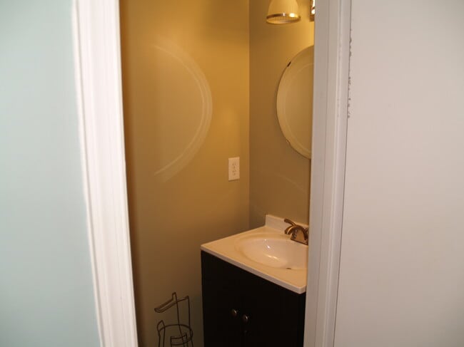 Building Photo - 8907 Hunter Ridge Dr