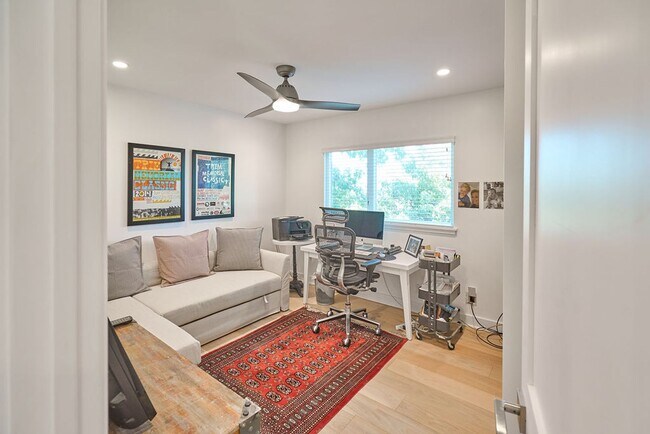 Building Photo - Summer in Style - Available for June! | Furnished 4BD Coronado Home