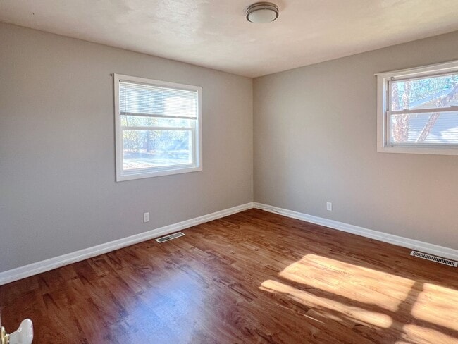 Building Photo - Spacious 4-bedroom, 2-bathroom Ranch Home in West Lafayette School District