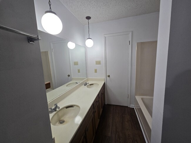 Building Photo - 117 Oak Ridge Ave