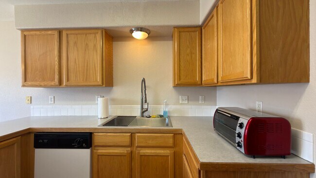 Building Photo - Great Townhome in Fort Collins