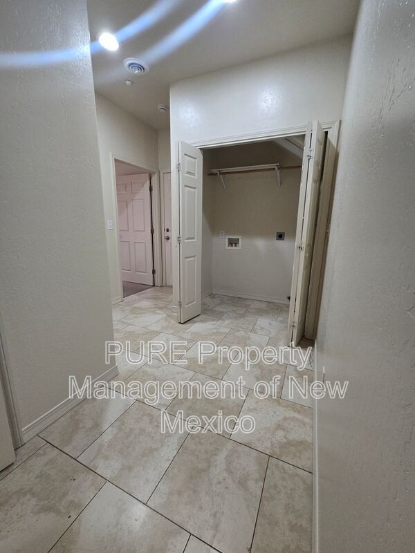 Building Photo - 3900 205 N Butler Ave