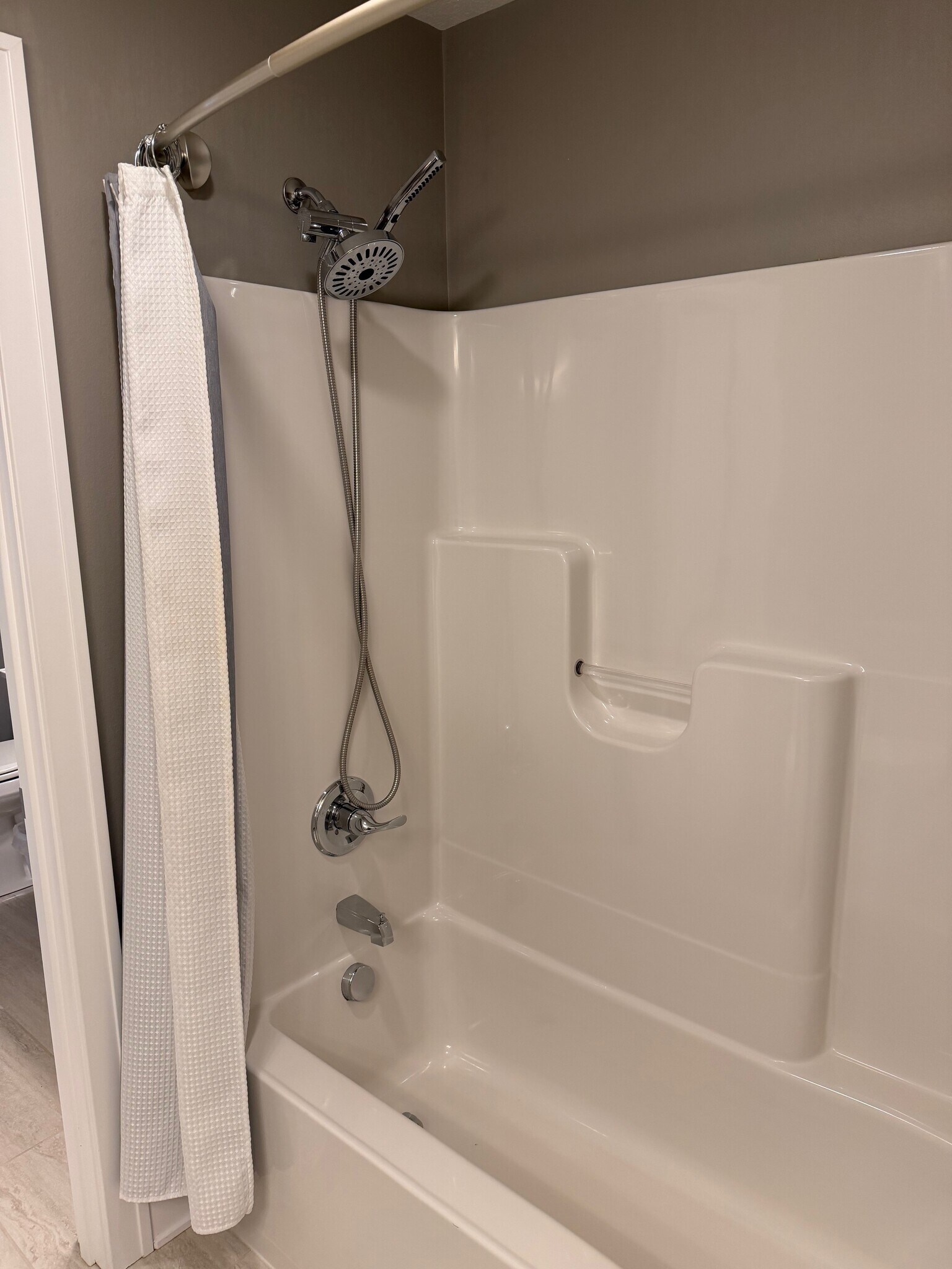 Building Photo - 502 E 3rd St