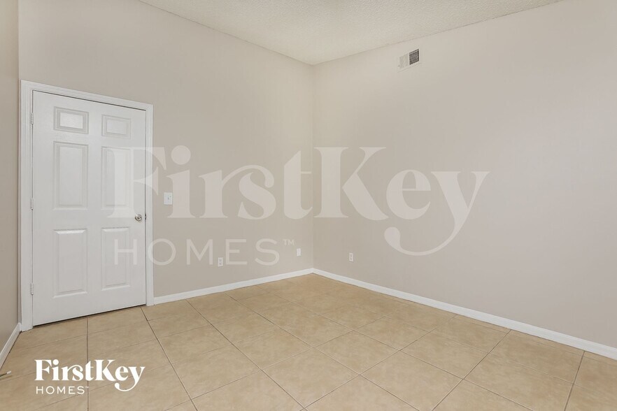 Building Photo - 7466 Groveoak Dr