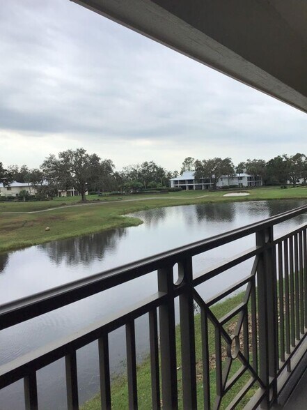 Building Photo - 29300 Bay Hollow Dr