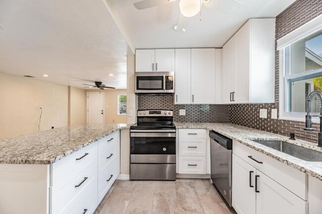 Building Photo - 10283 114th Terrace N