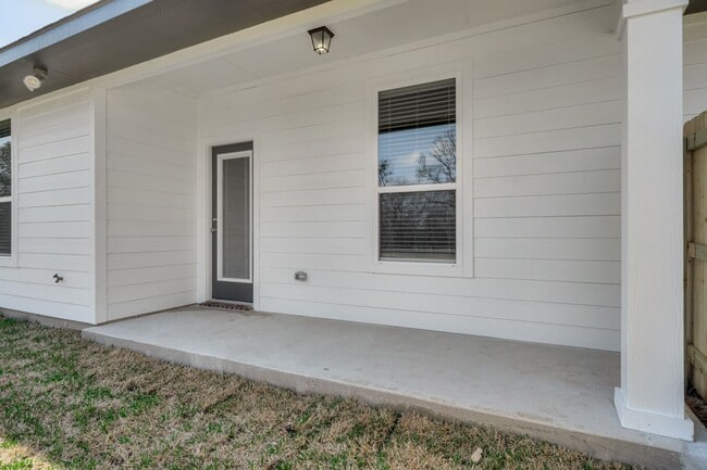 Building Photo - 1115 Trellis Pass