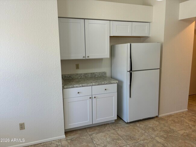 Building Photo - 10820 W Wagon Wheel Dr