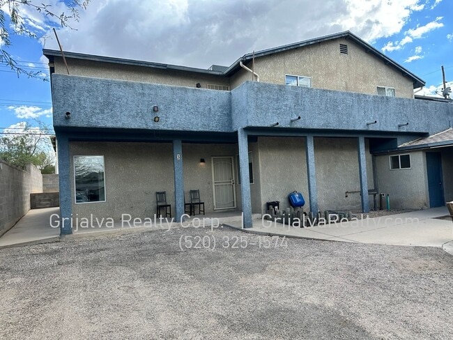 Primary Photo - 1010 E Elm St