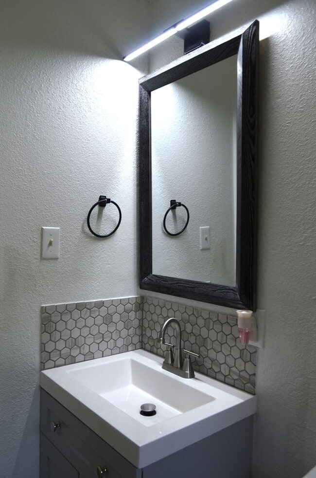 Building Photo - Call this Home!