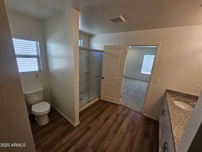 Building Photo - 1225 N 13th St