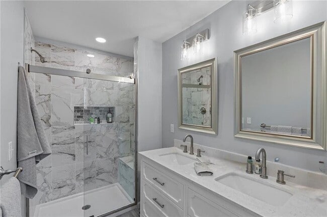 Building Photo - 141 Congdon Rd