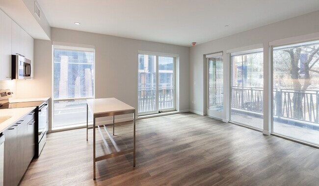 Primary Photo - 50 Rogers St