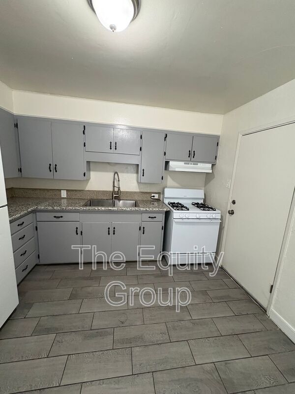 Building Photo - 340 S Blackstone St