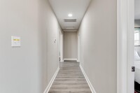 Building Photo - 407 N 3 1/2 Ave