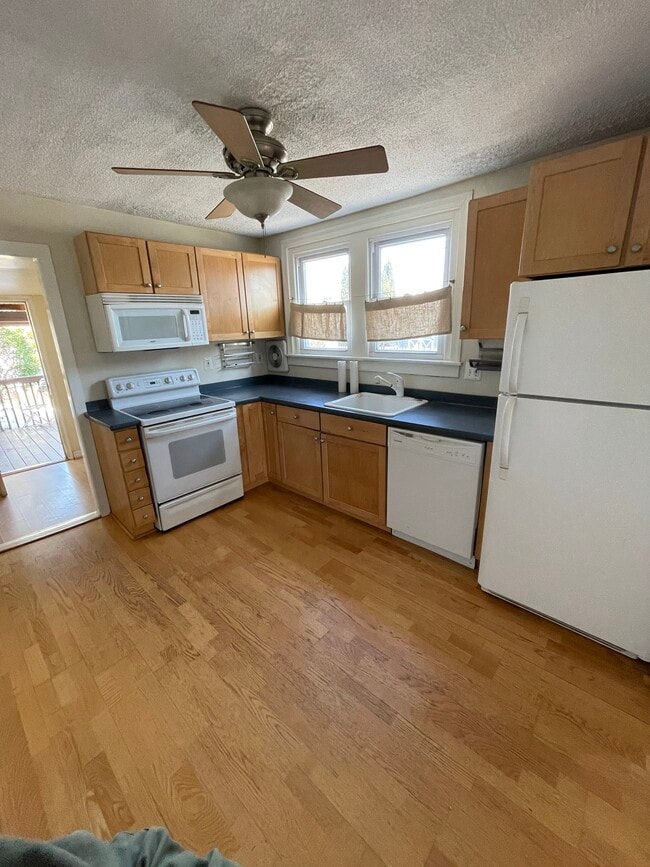 Building Photo - 737 First Ave