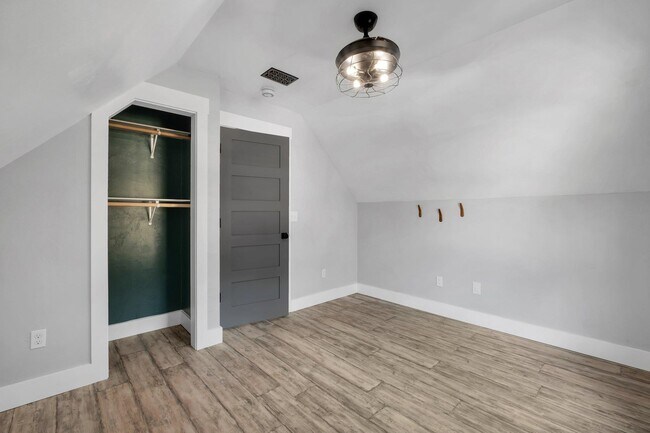 Building Photo - 2665 Nantucket Ln