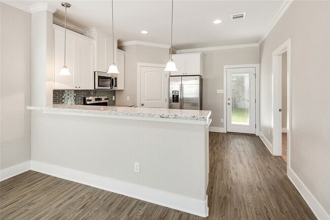 Building Photo - 1412 Holleman Dr
