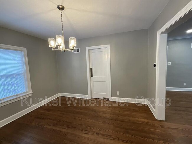 Building Photo - 132 N 82nd St