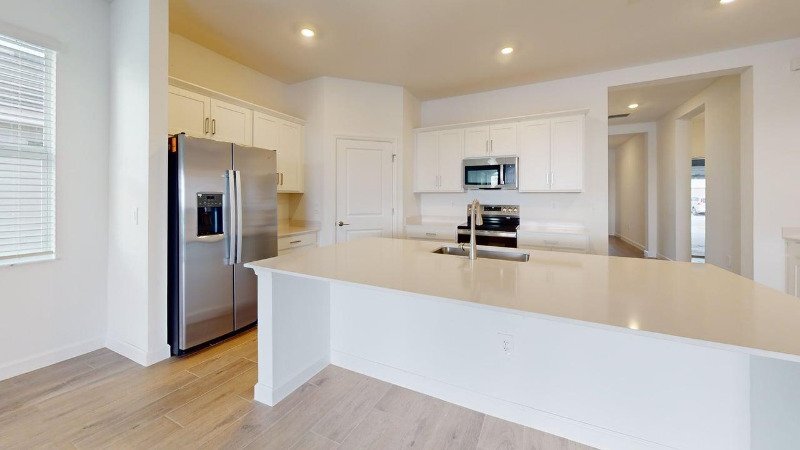 Building Photo - 7761 Lakes Edge Ln