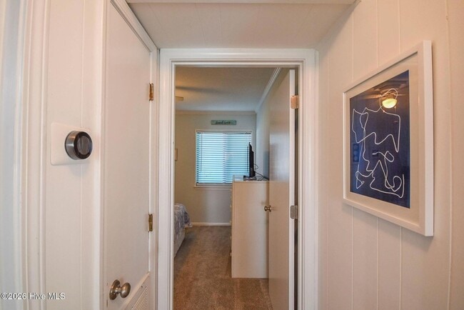 Building Photo - 301 Commerce Way