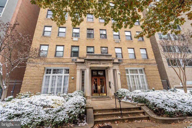 Building Photo - 1316 New Hampshire Ave NW