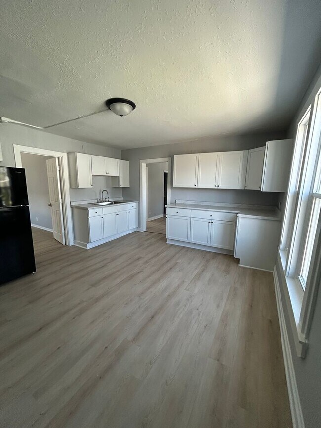 Building Photo - 1510 57th St