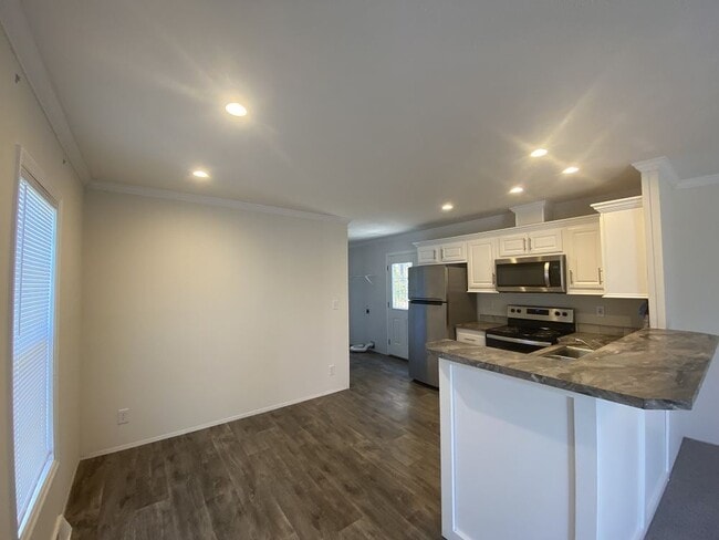 Building Photo - 93 Beaver Ave