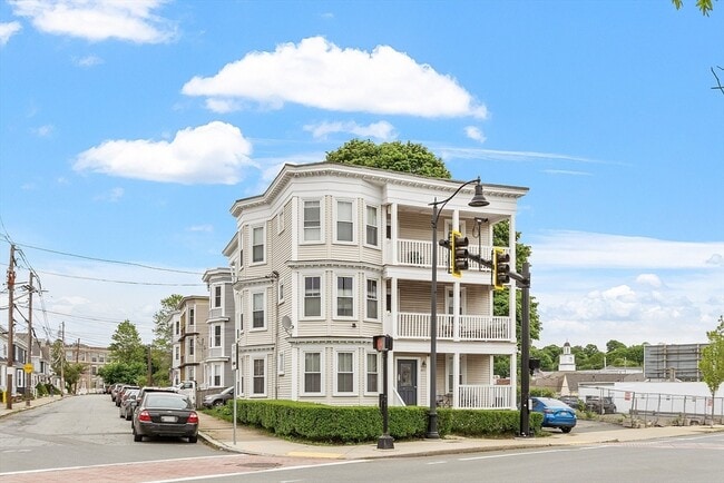 Building Photo - 401 Cabot St