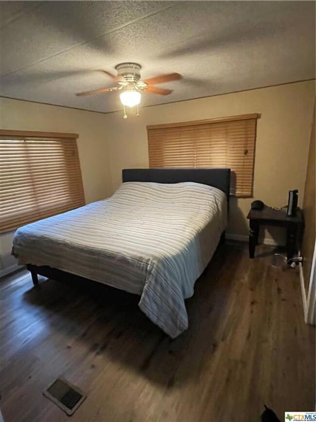 Building Photo - NEW ON MARKET /// RIVER FRONT CABIN AVAILABLE!!