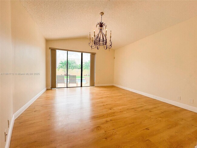 Building Photo - 9080 Villa Portofino Cir