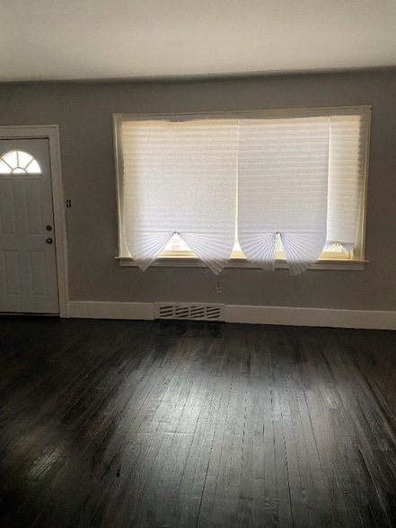 Building Photo - 18038 Norwood St