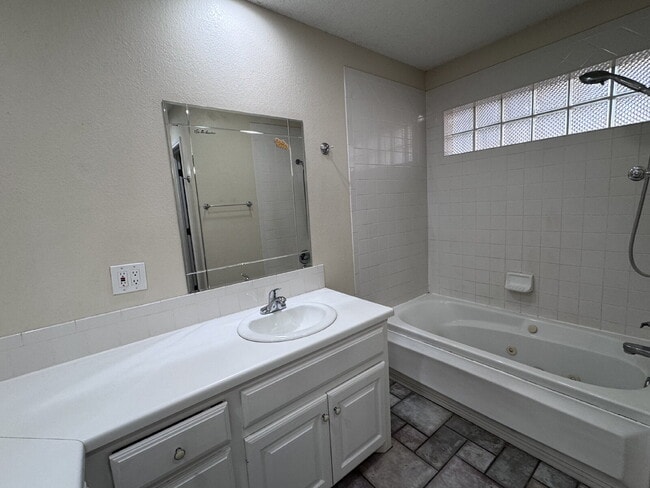 Building Photo - Beautiful Home Outside of City Limits!