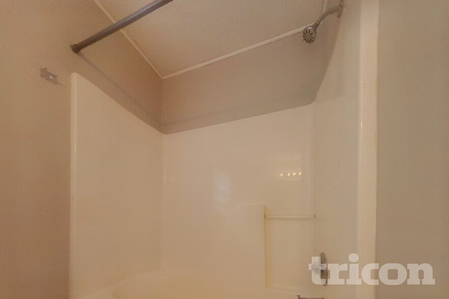 Building Photo - 113 Ivy Brook Dr