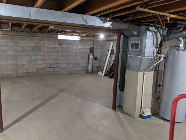 Building Photo - 850/852 Truax Boulevard