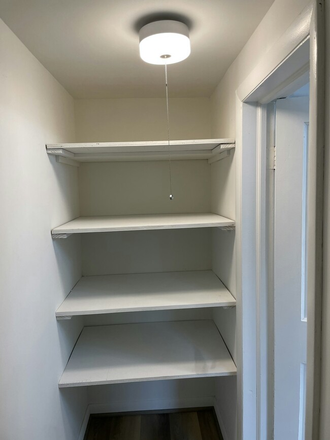 Building Photo - 201 Union St