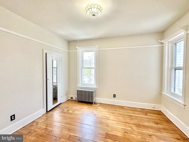 Building Photo - 52 Bayard St