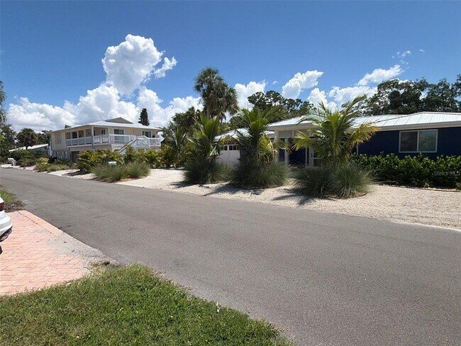 Building Photo - 561 Tarawitt Dr
